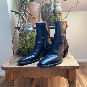 VAGABOND SHOEMAKERS Alina Bootie Leather Black Size 8 US